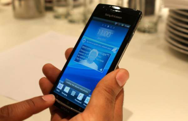 sony-xperia-arc-smartphone3
