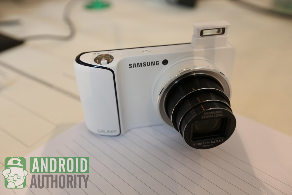 Samsung Galaxy Camera front zoom flash