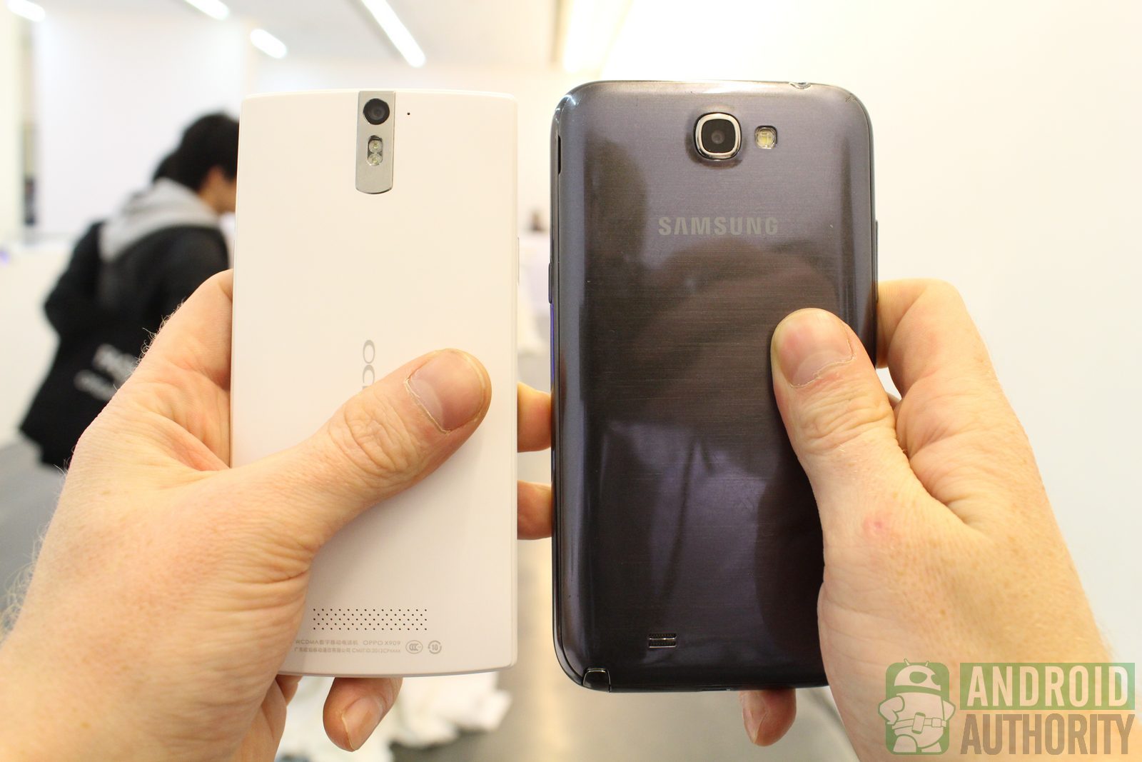 Oppo Find 5 vs Galaxy Note 2 back 4_1600px
