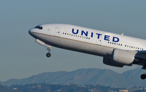 united airlines plane