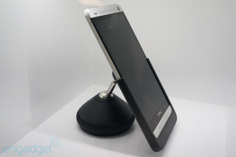 htc one stand engadget