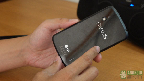 Sony Xperia Z vs Google Nexus 4 aa (10)