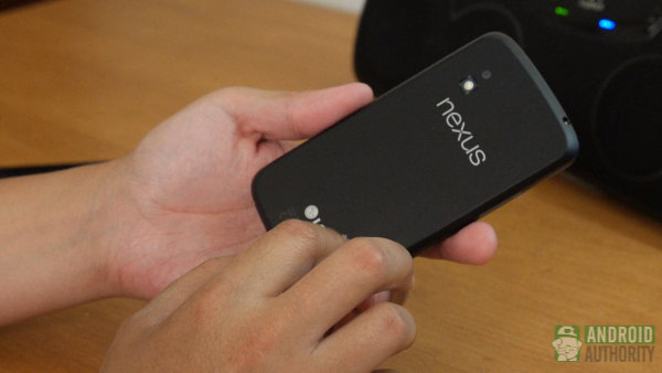 Sony Xperia Z vs Google Nexus 4 aa (23)