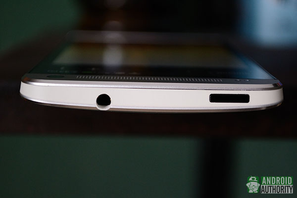 htc-one-power-button-headphone-jack