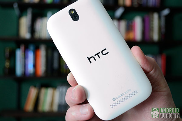htc-one-sv-in-hand-back