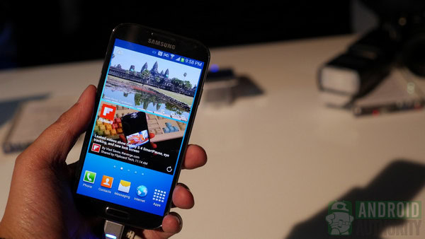 How does the Galaxy S4 display stack up to the competition?