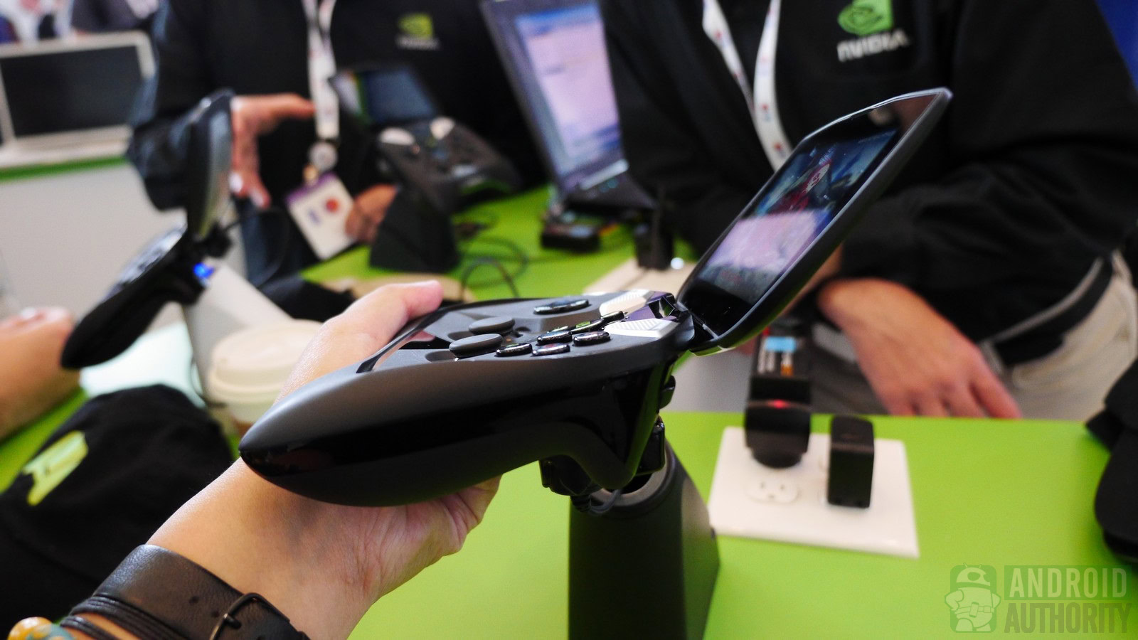 NVIDIA Shield Side 1600 aa