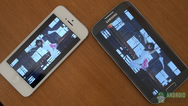 galaxy s4 vs iphone 5 displays aa