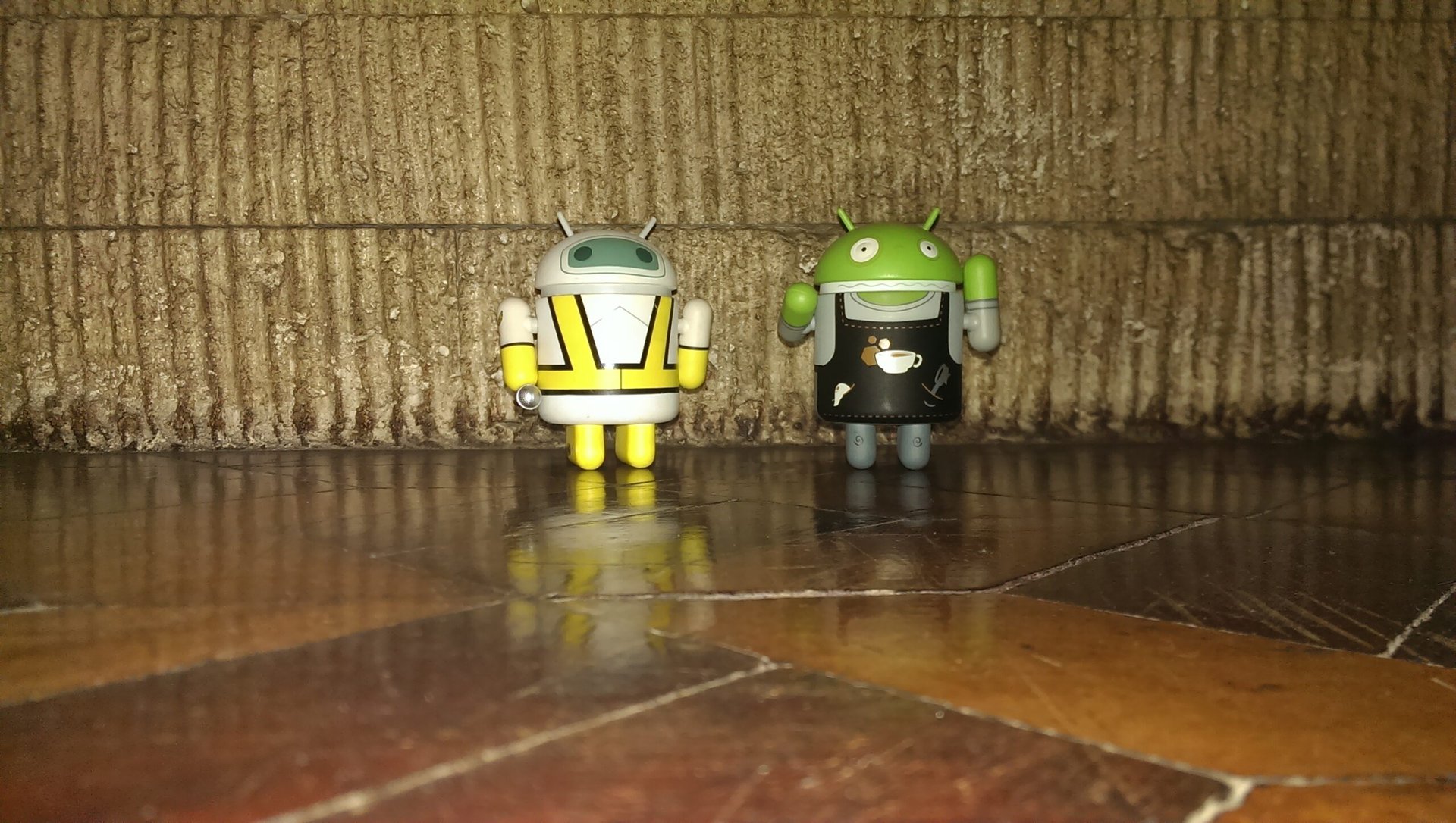 HTC One -- indoor shot, Normal Mode, auto ISO, flash active