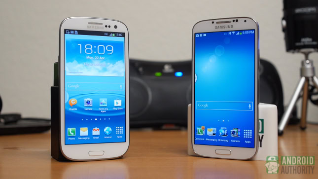 samsung galaxy s4 vs galaxy s3 both white aa