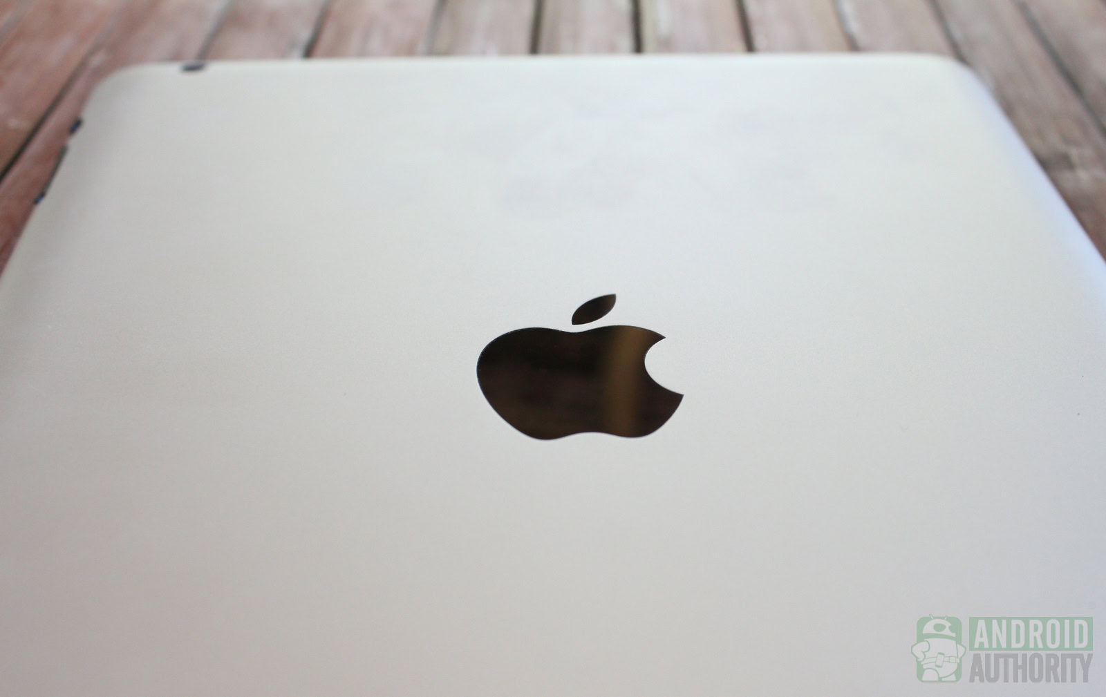 Apple Logo iPad 3 1600