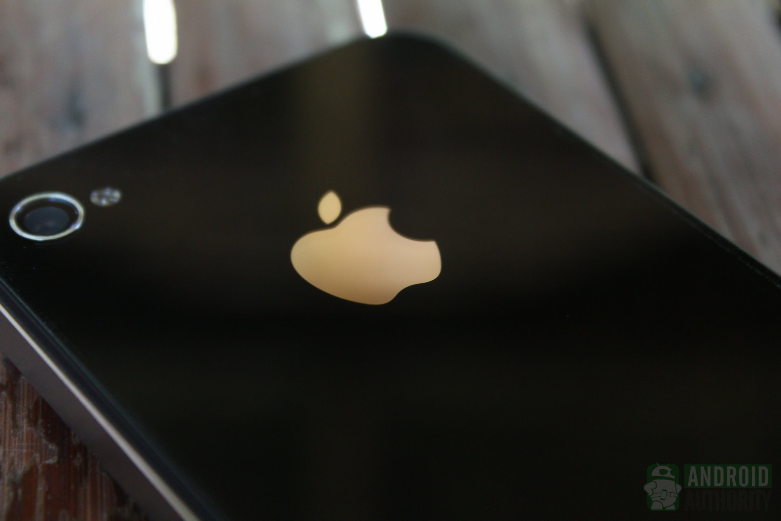 Apple Logo iPhone 4S 1 1600