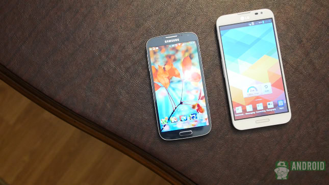 galaxy s4 vs optimus g pro aa both from above