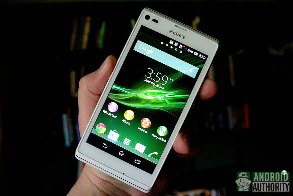 sony-xperia-l-in-hand