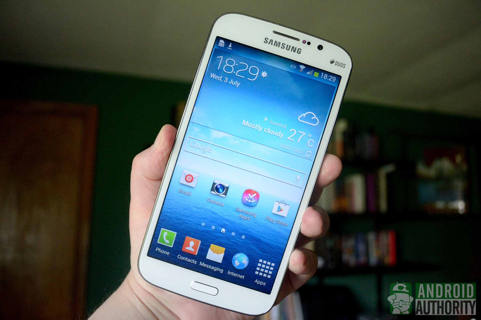 samsung-galaxy-mega-5.8-aa-in-hand