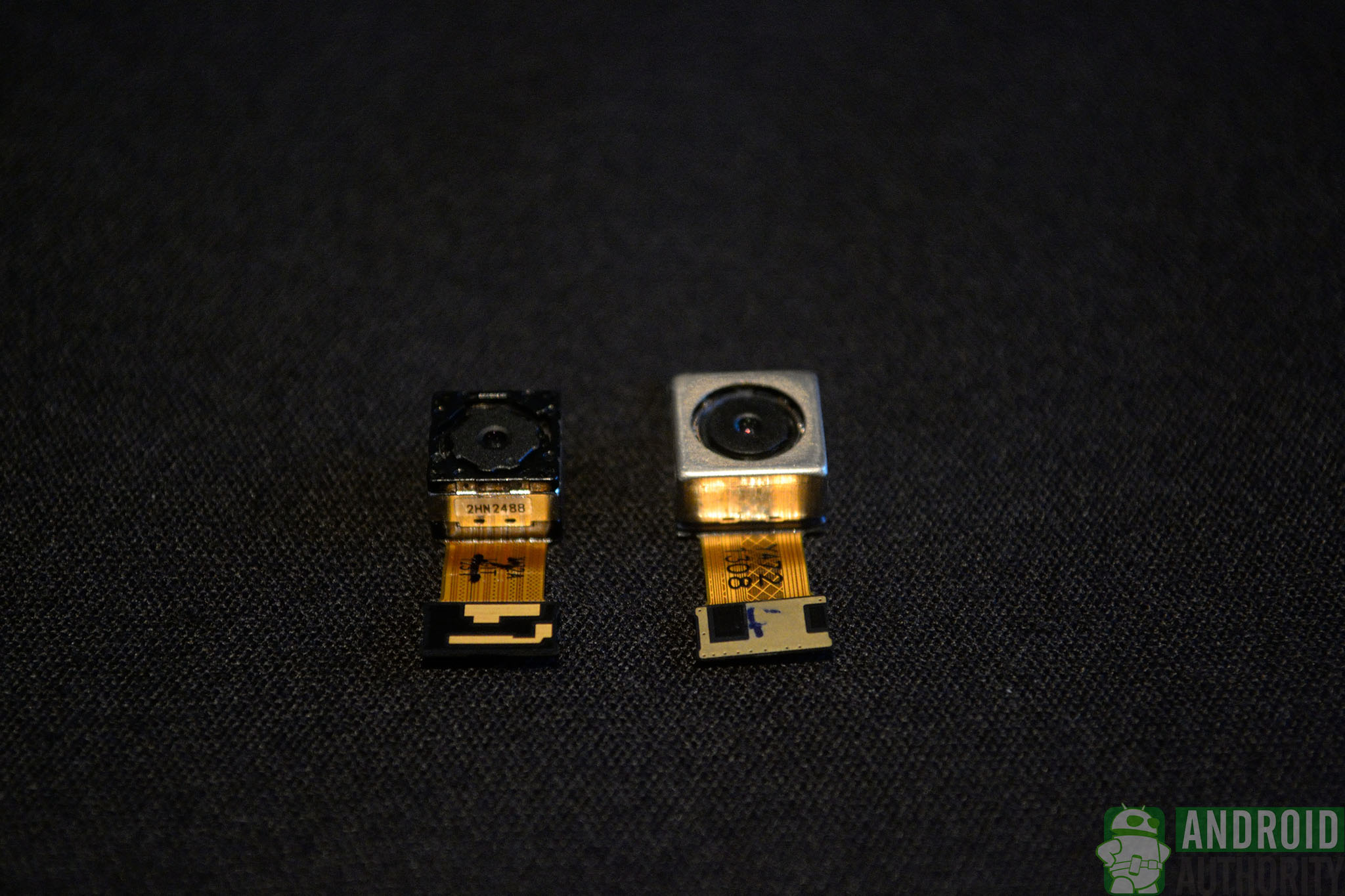 aa-lg-g2-camera-sensor(left)-with-g-sensor(right)