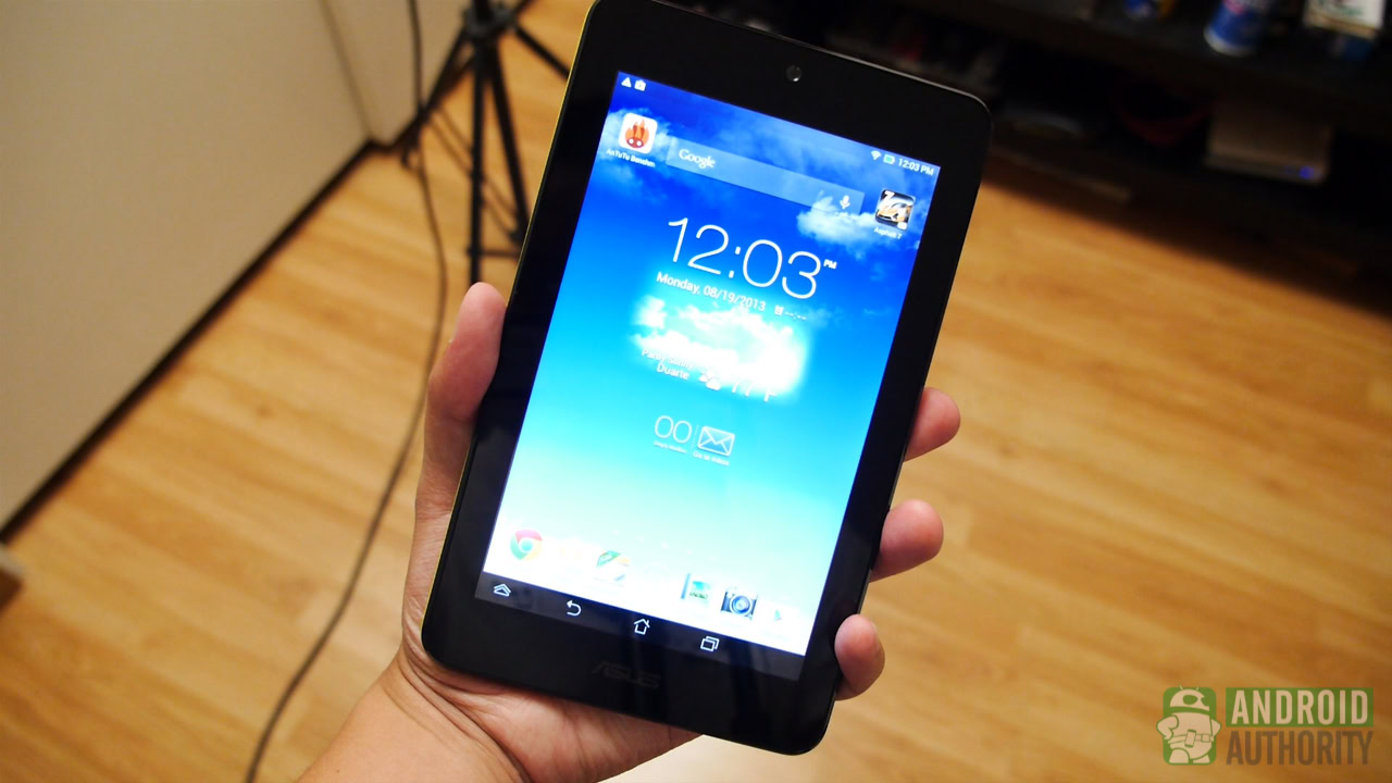 asus memopad hd 7 aa design in hand