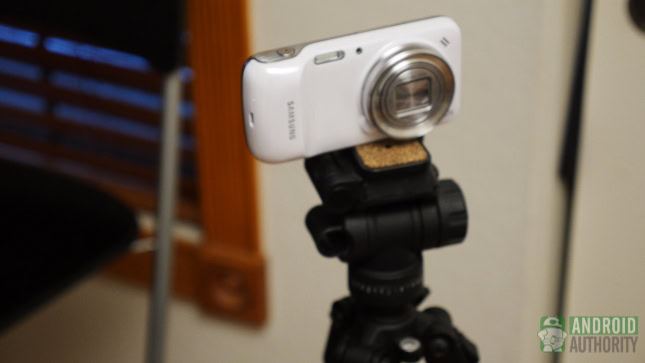 samsung galaxy s4 zoom aa camera on tripod