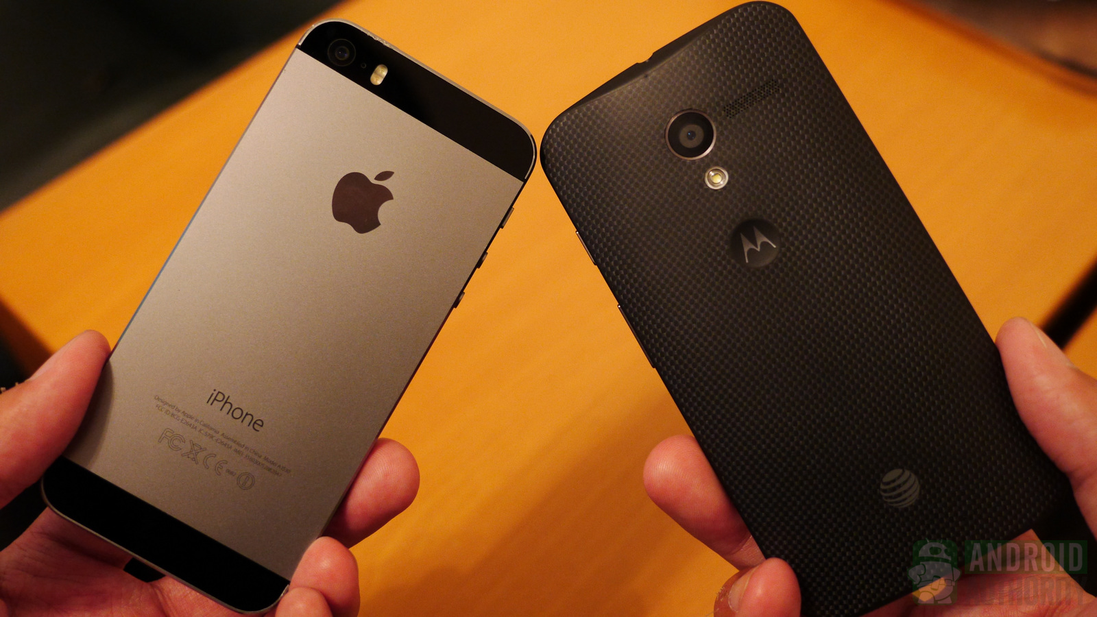 Apple iPhone 5s vs Motorola Moto X aa 15