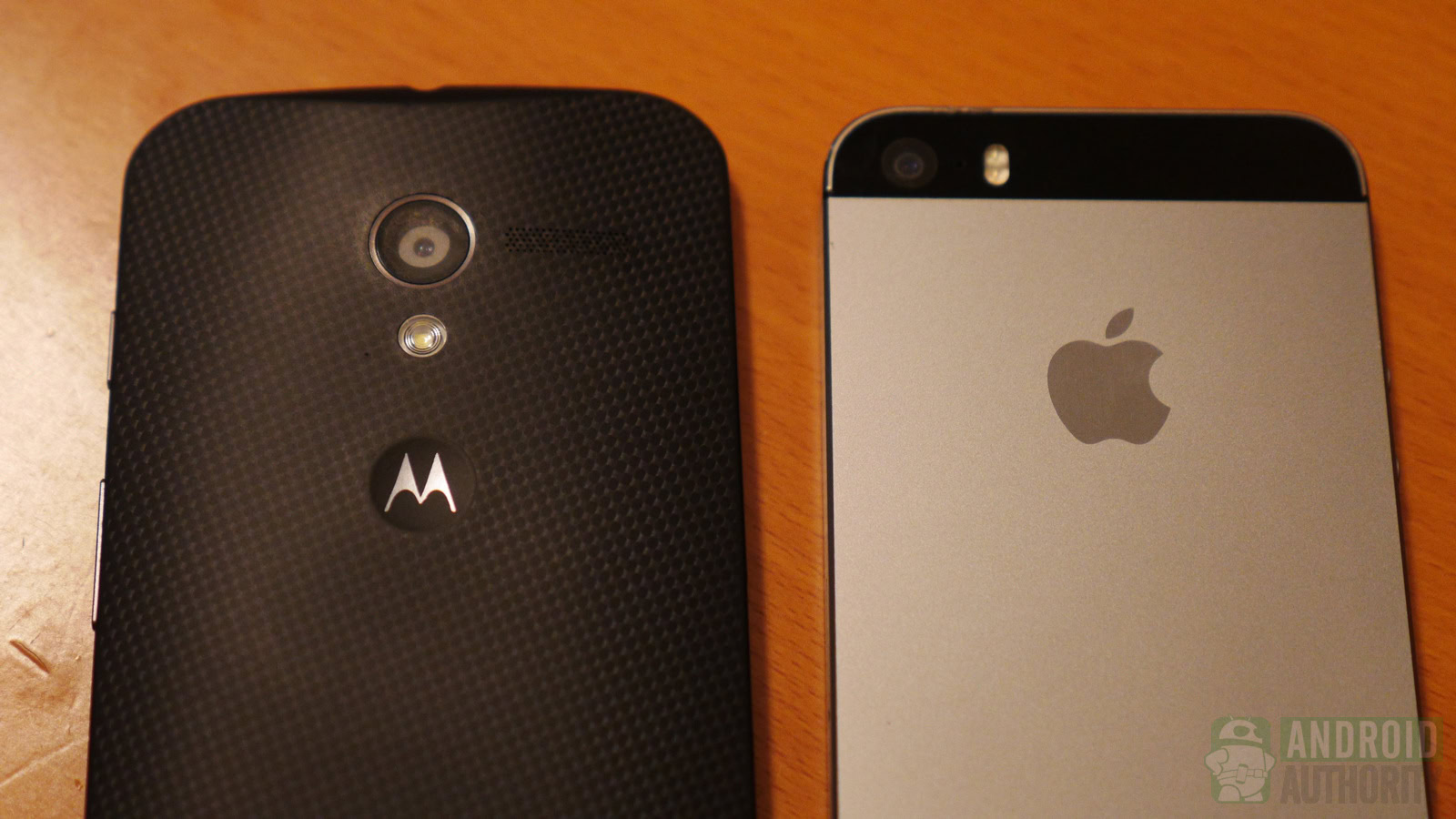 Apple iPhone 5s vs Motorola Moto X aa 3