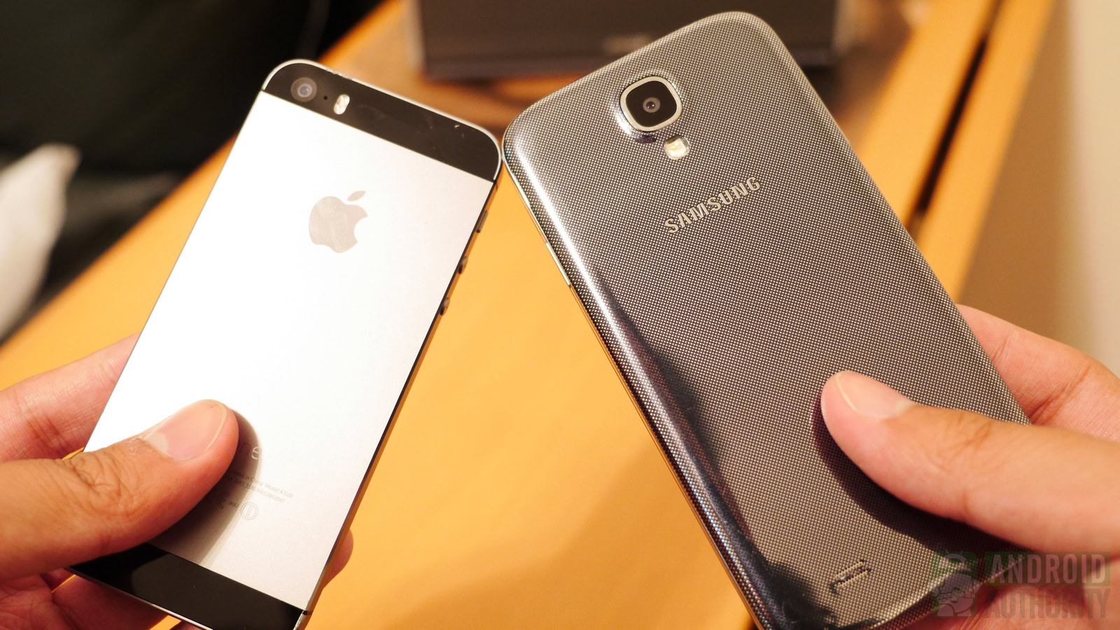 Apple iPhone 5s vs Samsung Galaxy S4 aa 3