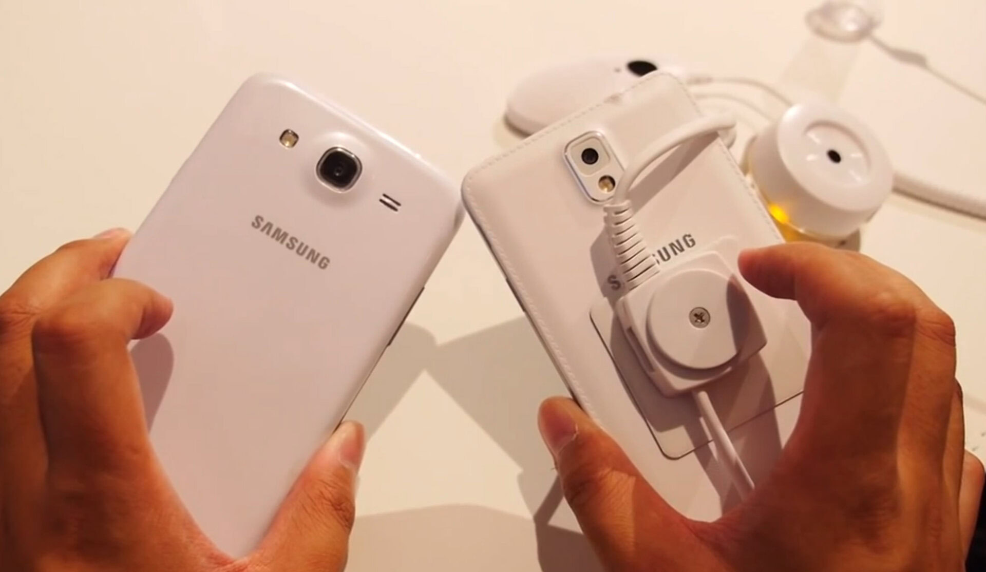 Galaxy Note 3 vs Galaxy Mega 5.8- back