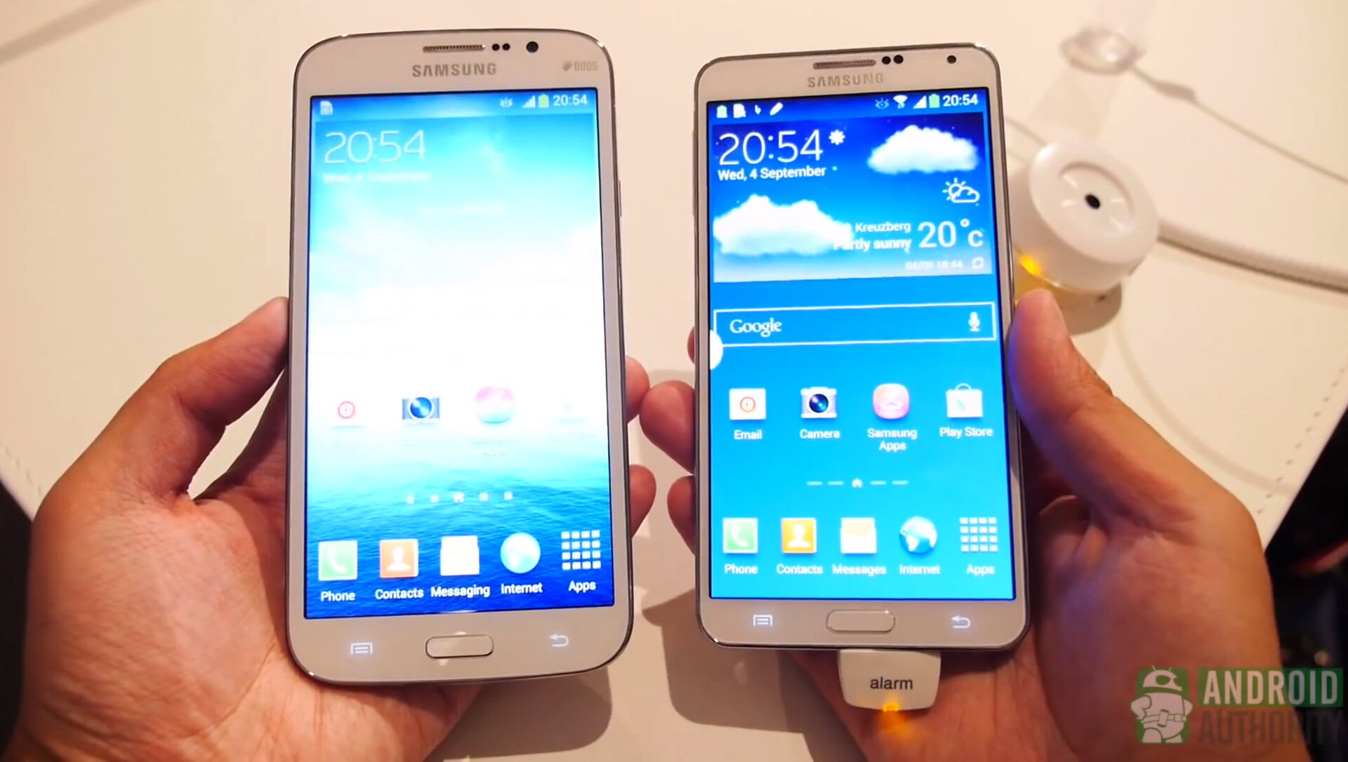 Galaxy Note 3 vs Galaxy Mega 5.8 fron hands on