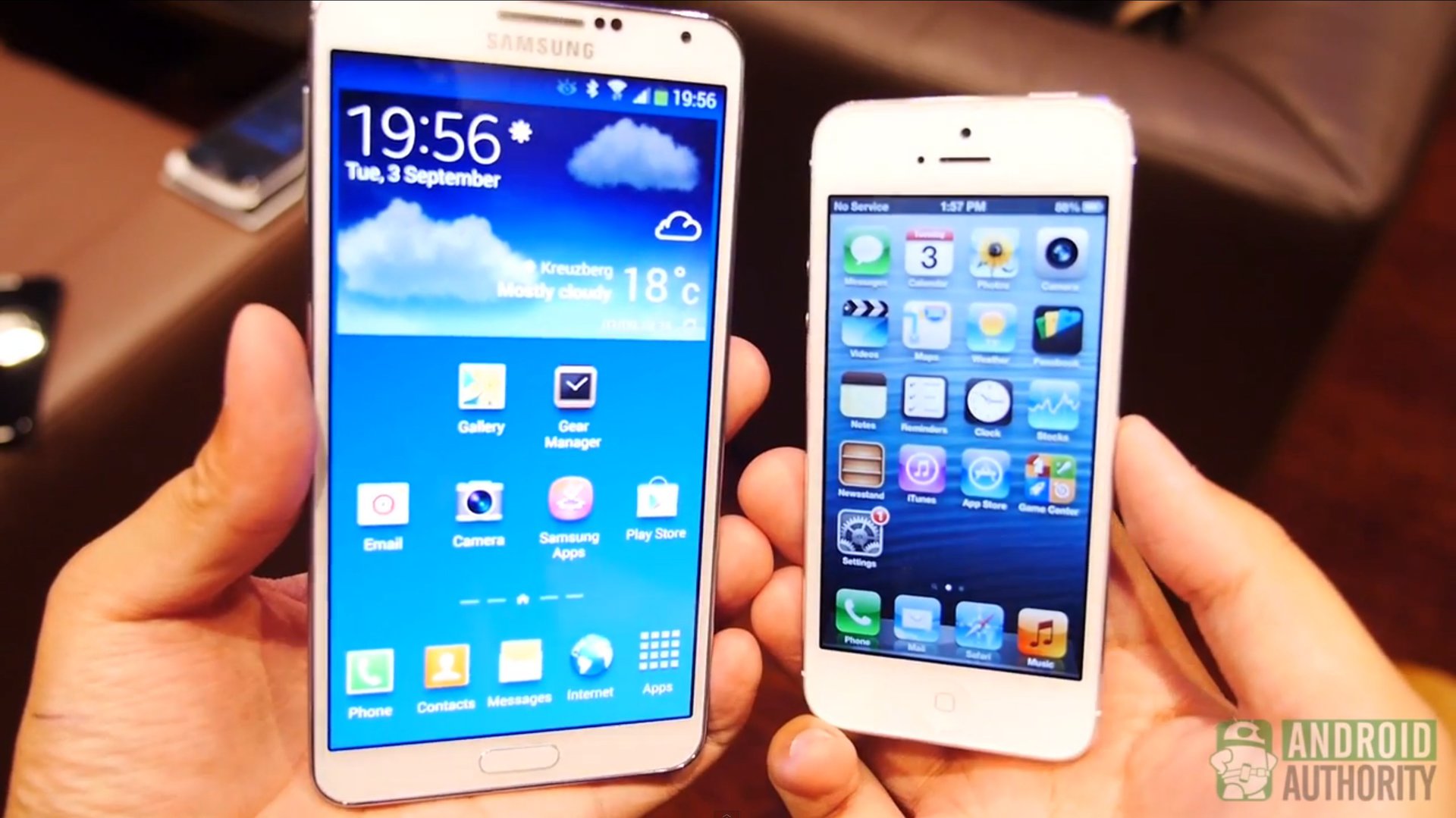 galaxy-note3-vs-iphone-5-front-screens