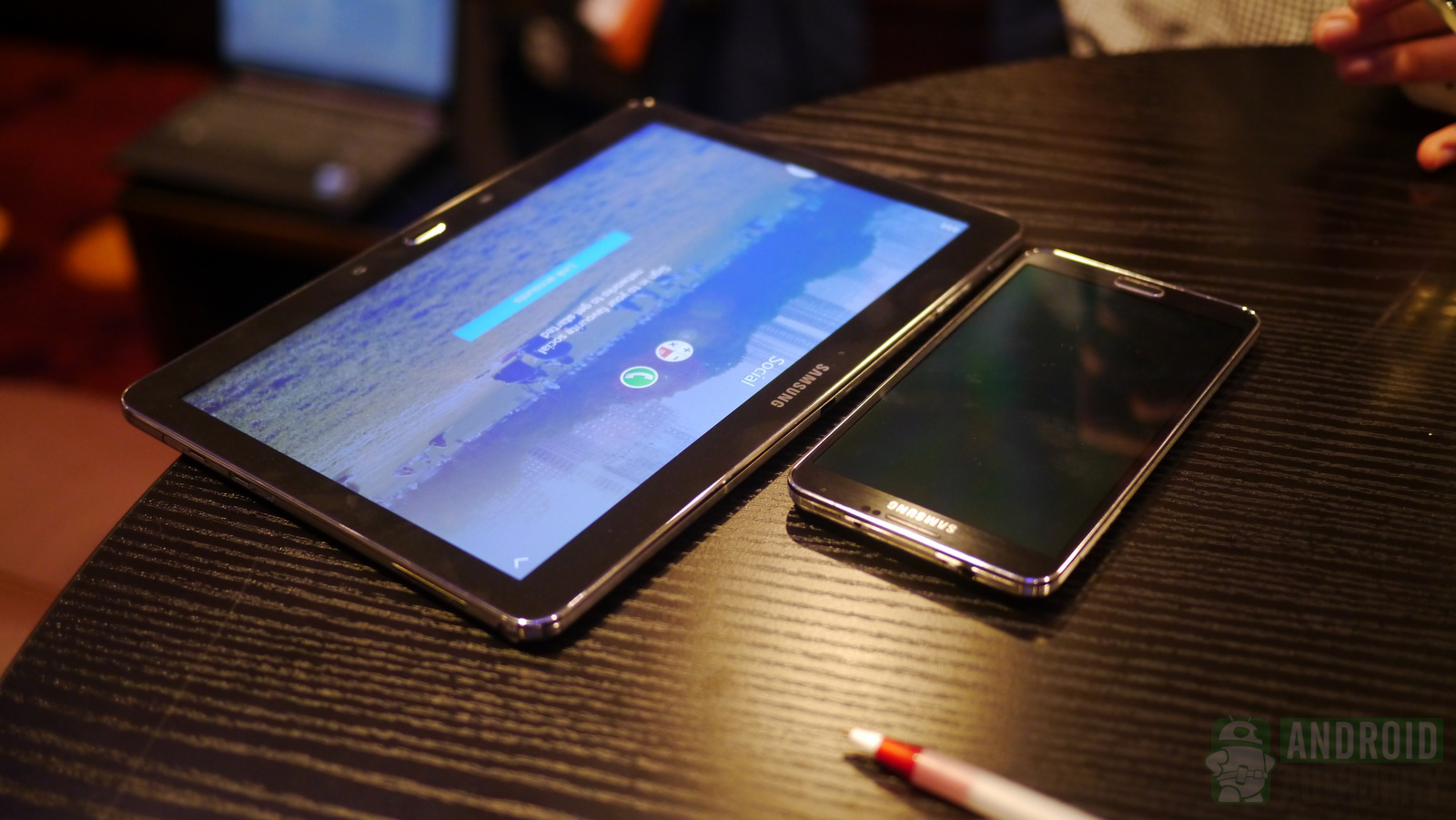 Samsung Galaxy Note 10 (2014) vs Samsung Galaxy Note 3. Or are they better together? 