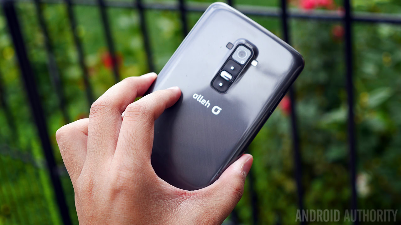 LG G Flex Drop Test Outdoors AA (22 of 25)