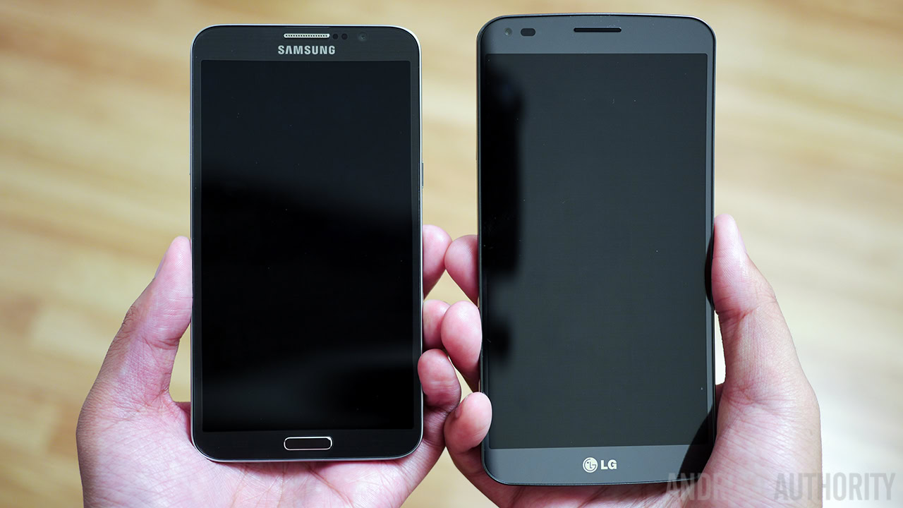 LG G Flex vs Samsung Galaxy Round Quick Look Hands on AA (7 of 11)