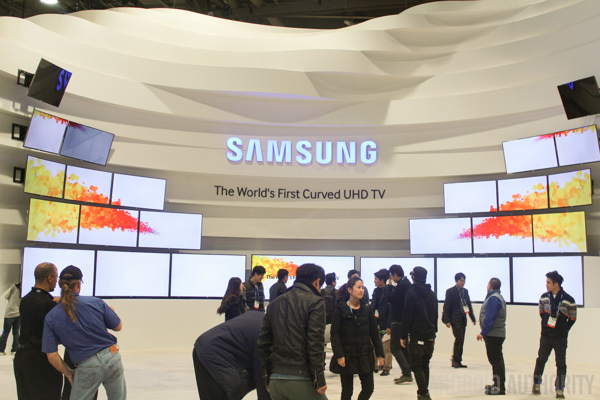 CES 2014 Samsung Curved Flexible Displays-5