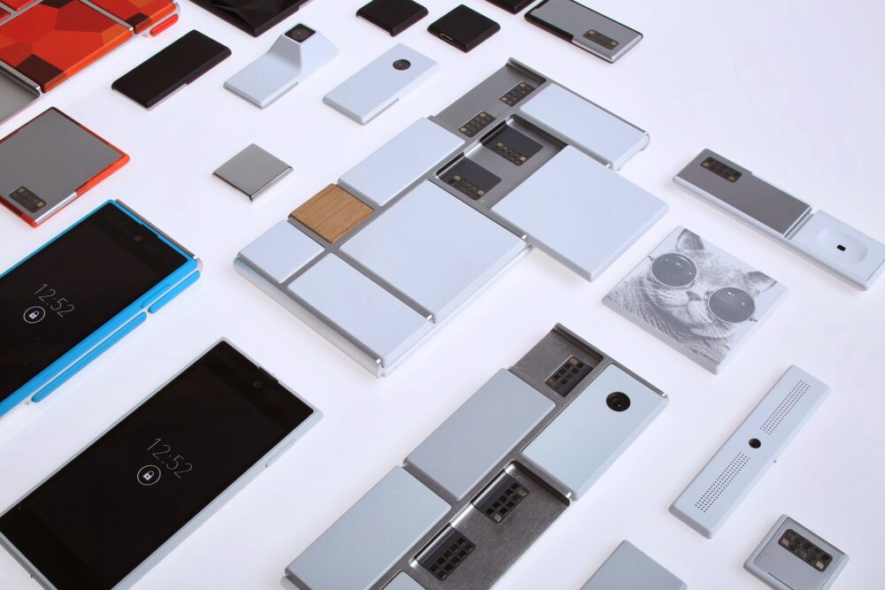 The Google Module Phone Google's new phone module can track blood oxygen level