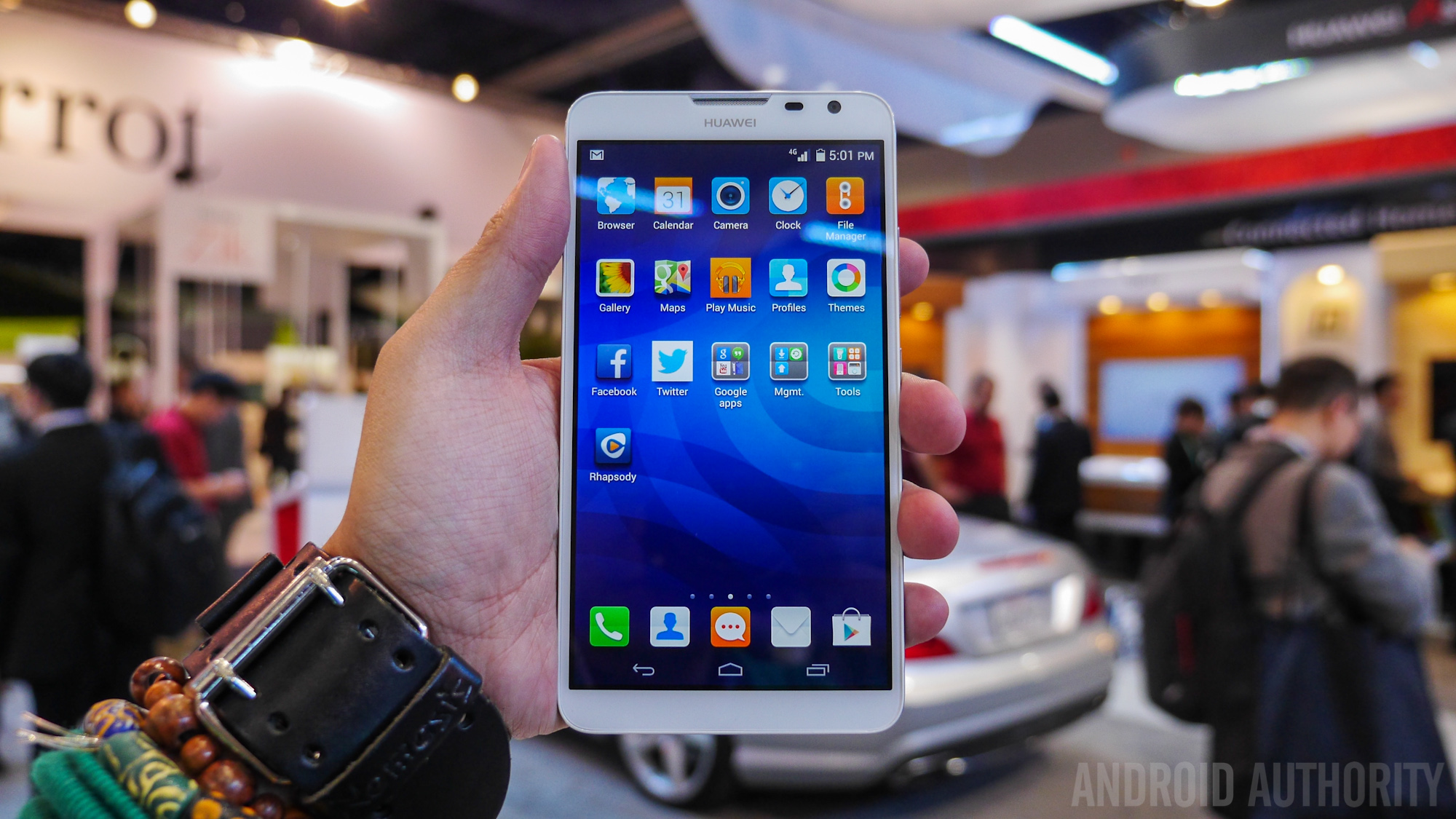 Huawei Ascend Mate 2 Phablet Hands on AA -3