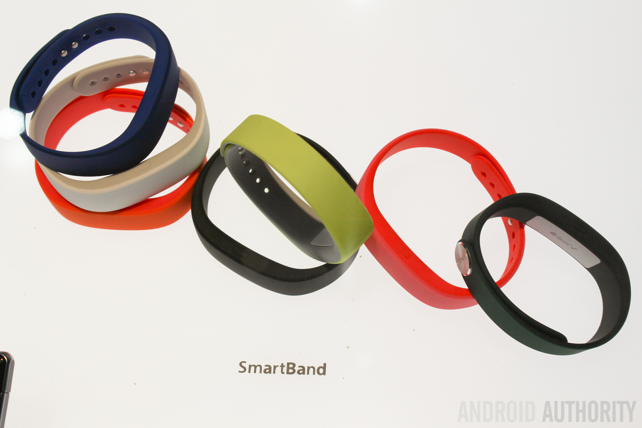 Sony Smartband Hands On Red White Yellow Black CES 2014-9