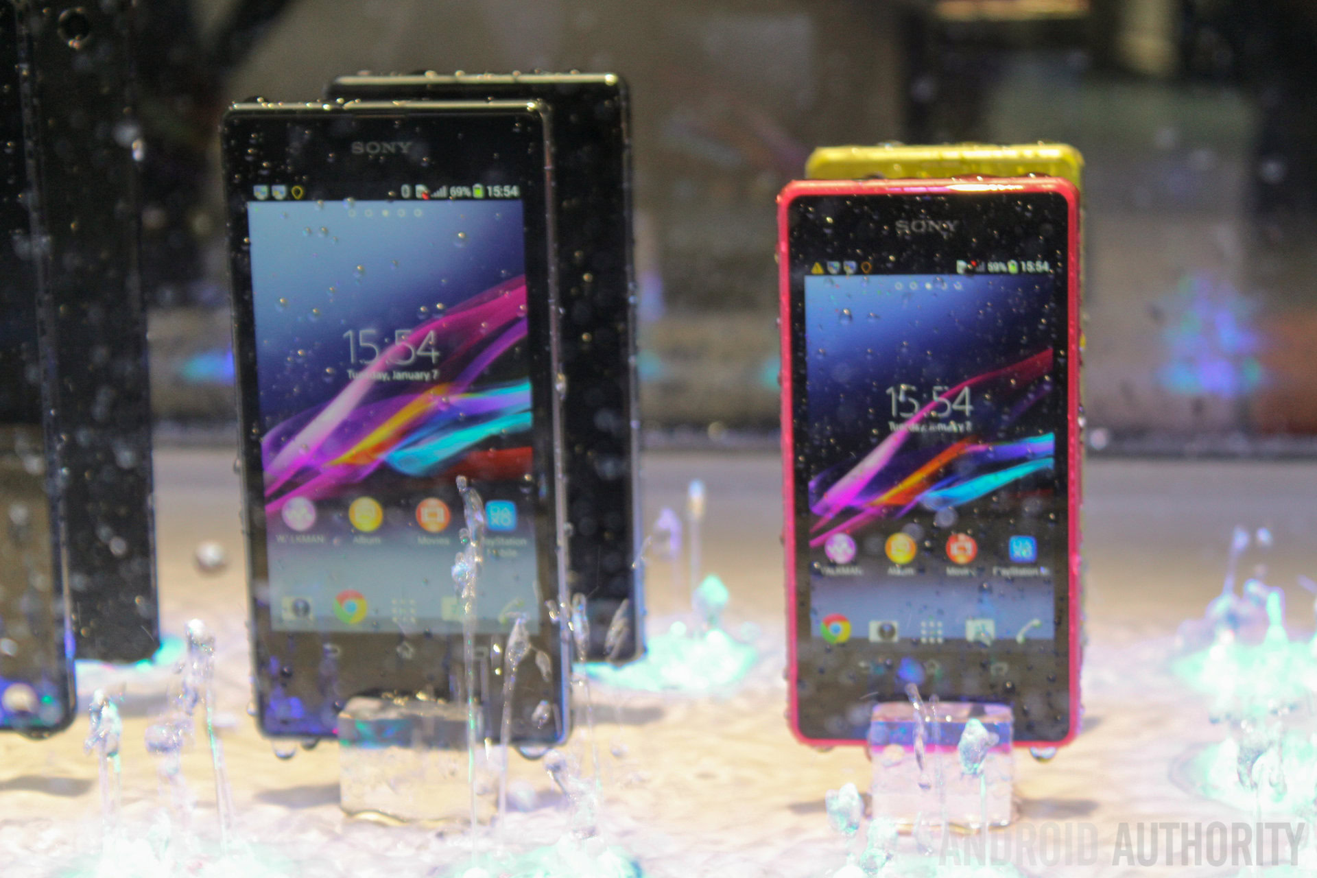 Sony Xperia Z1 Compact Waterproof CES 2014-4