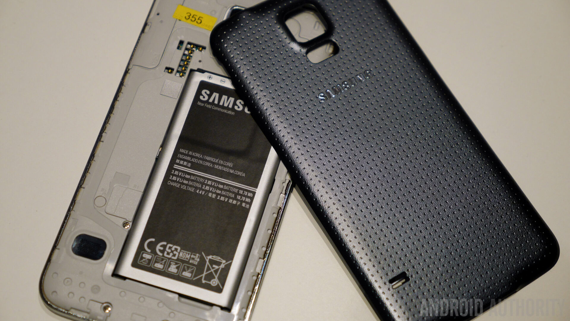 Samsung Galaxy S5 Hands on MWC 2014-1160075