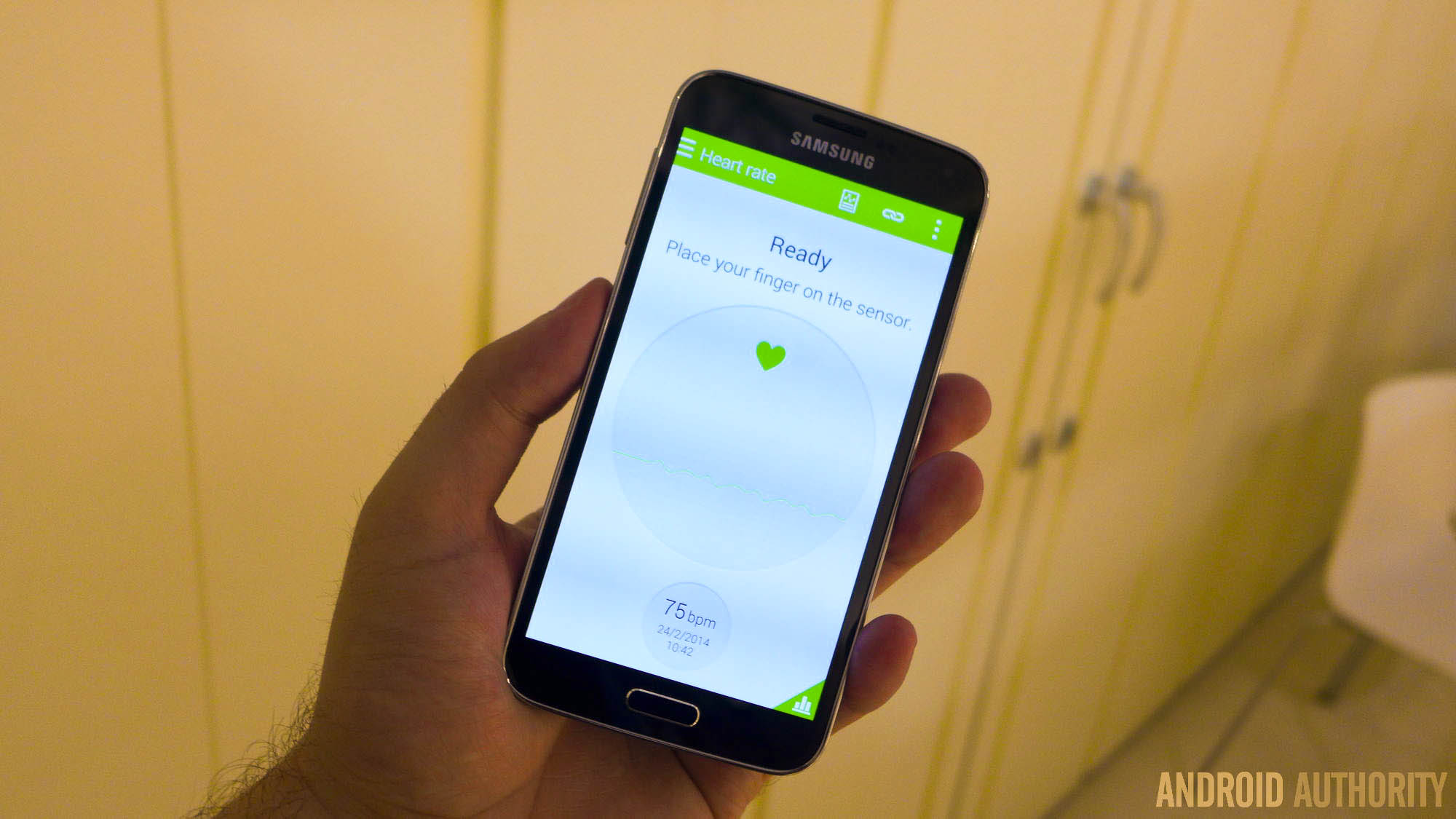 Samsung Galaxy S5 s health heart rate monitor 2