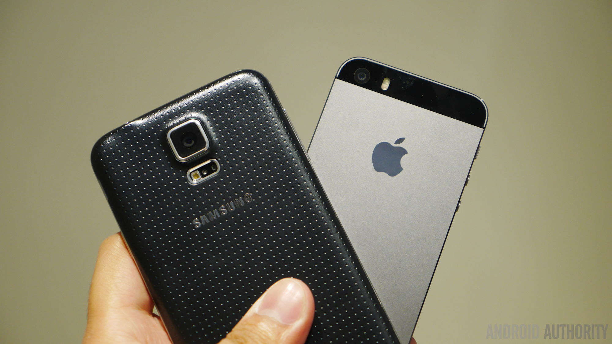 Samsung galaxy s5 vs iphone 5s aa 3