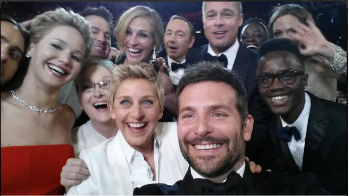 Ellen celebrity selfie at Oscars 2014