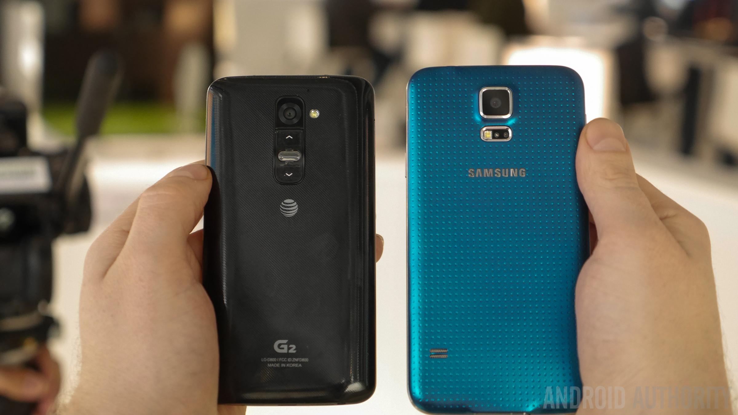 LG G2 vs Samsung Galaxy S5 Hands On -1160922