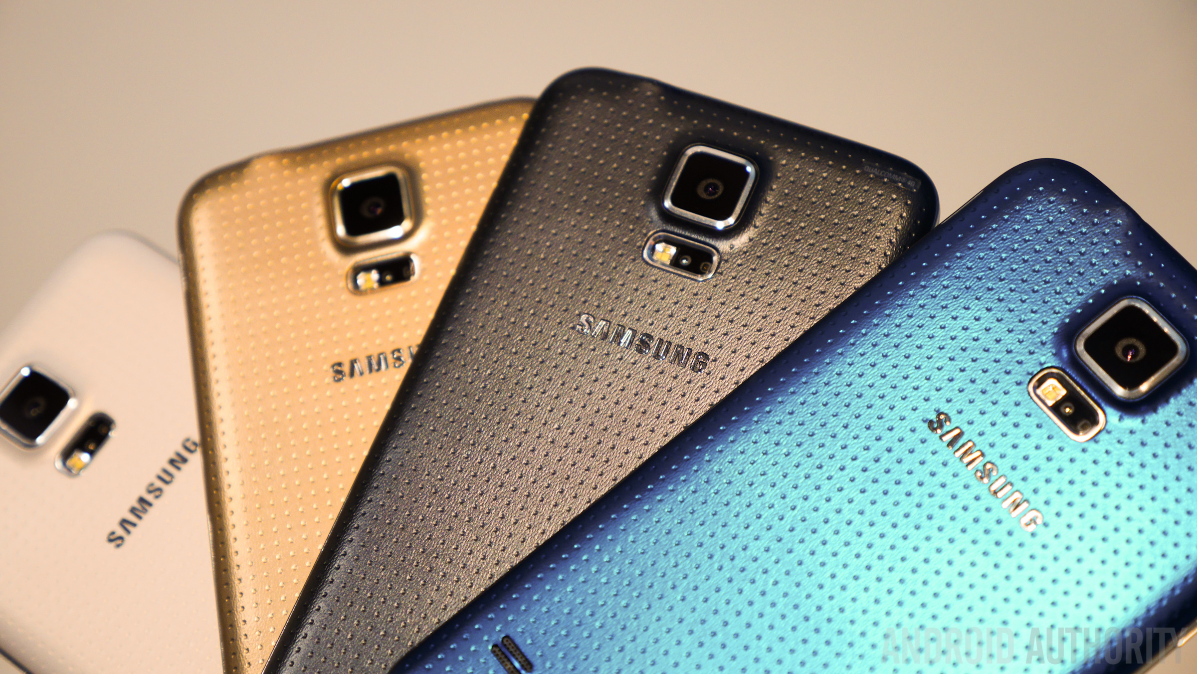 Samsung Galaxy S5 color comparison Hands On -1160803