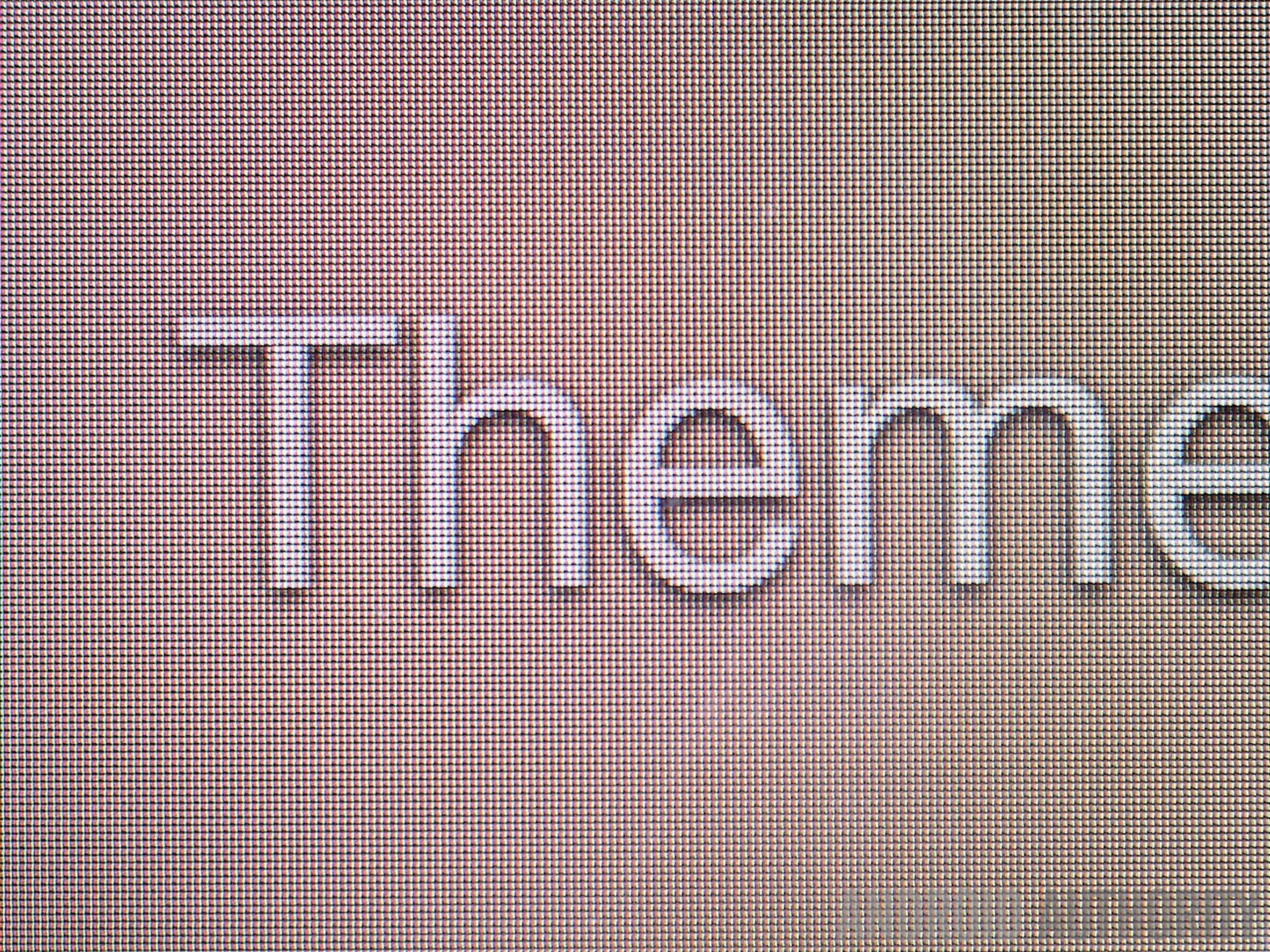 Quad HD vs 1080p displays closeup comparison