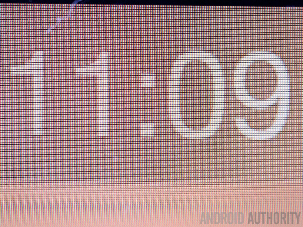 Quad HD vs 1080p displays closeup comparison