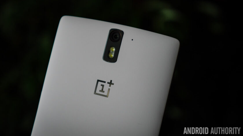 Ahead of OnePlus One competition, folks are already smashing phones