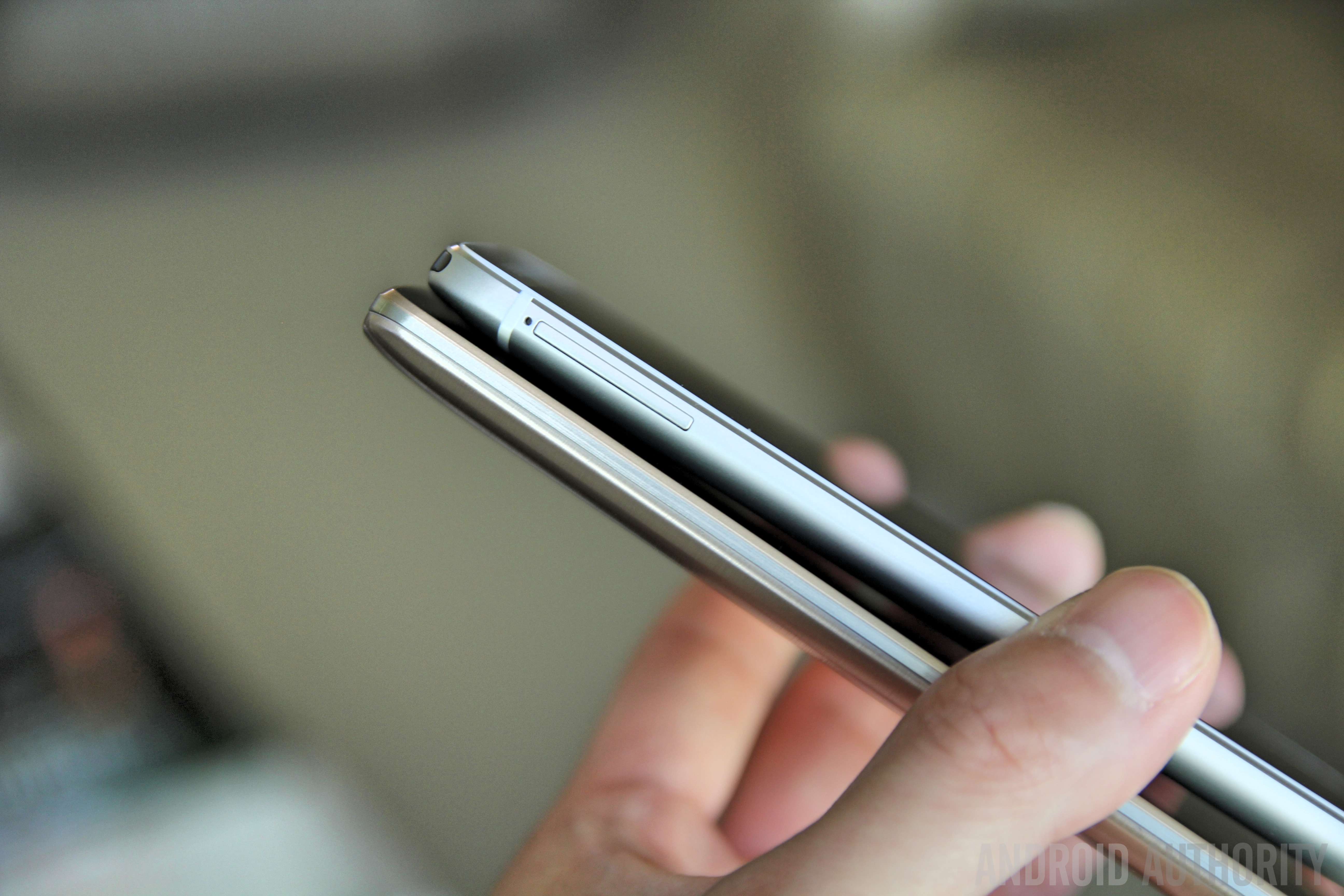 LG G3 Vs HTC One M8-5
