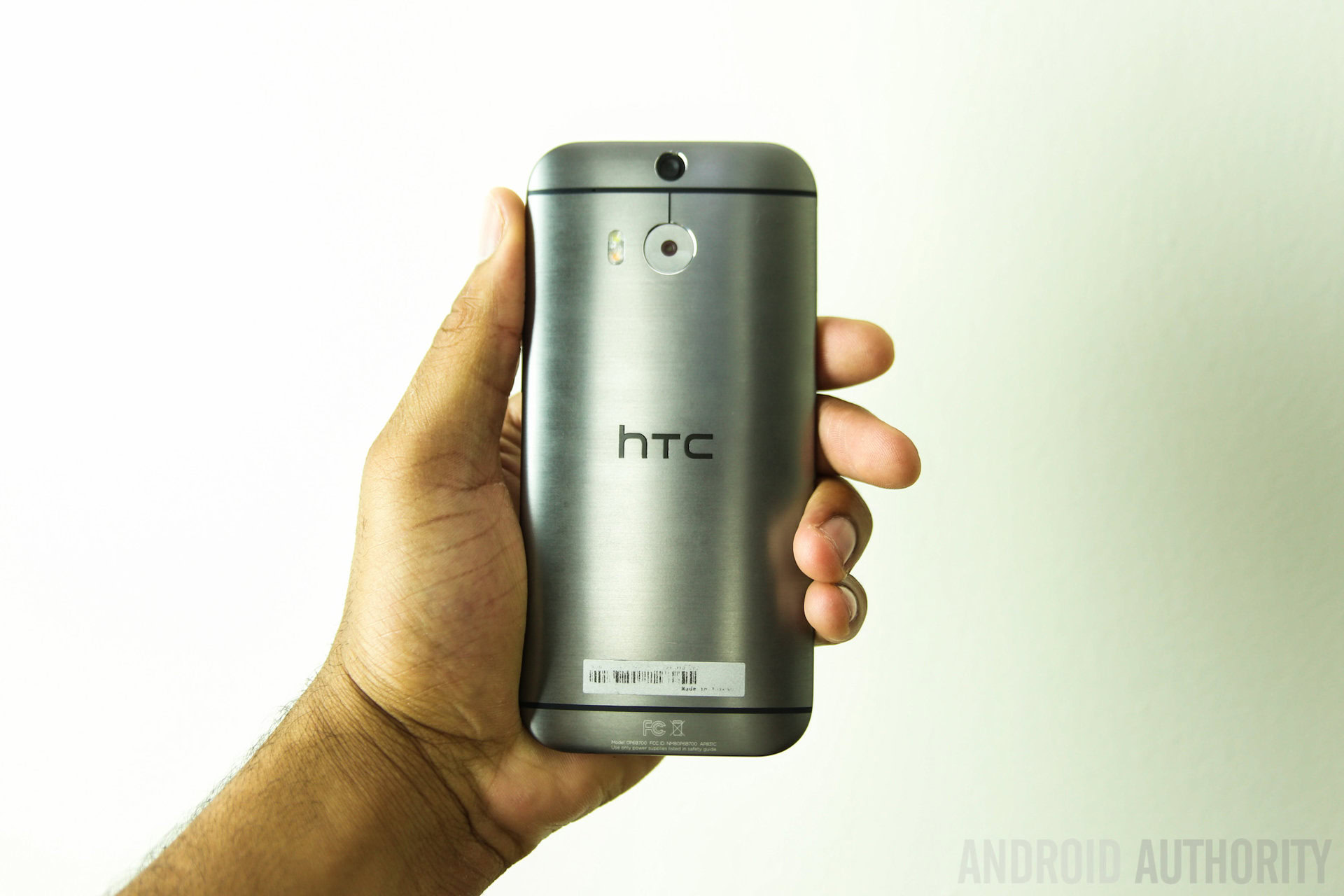 HTC One E8 vs HTCOne M8 -11
