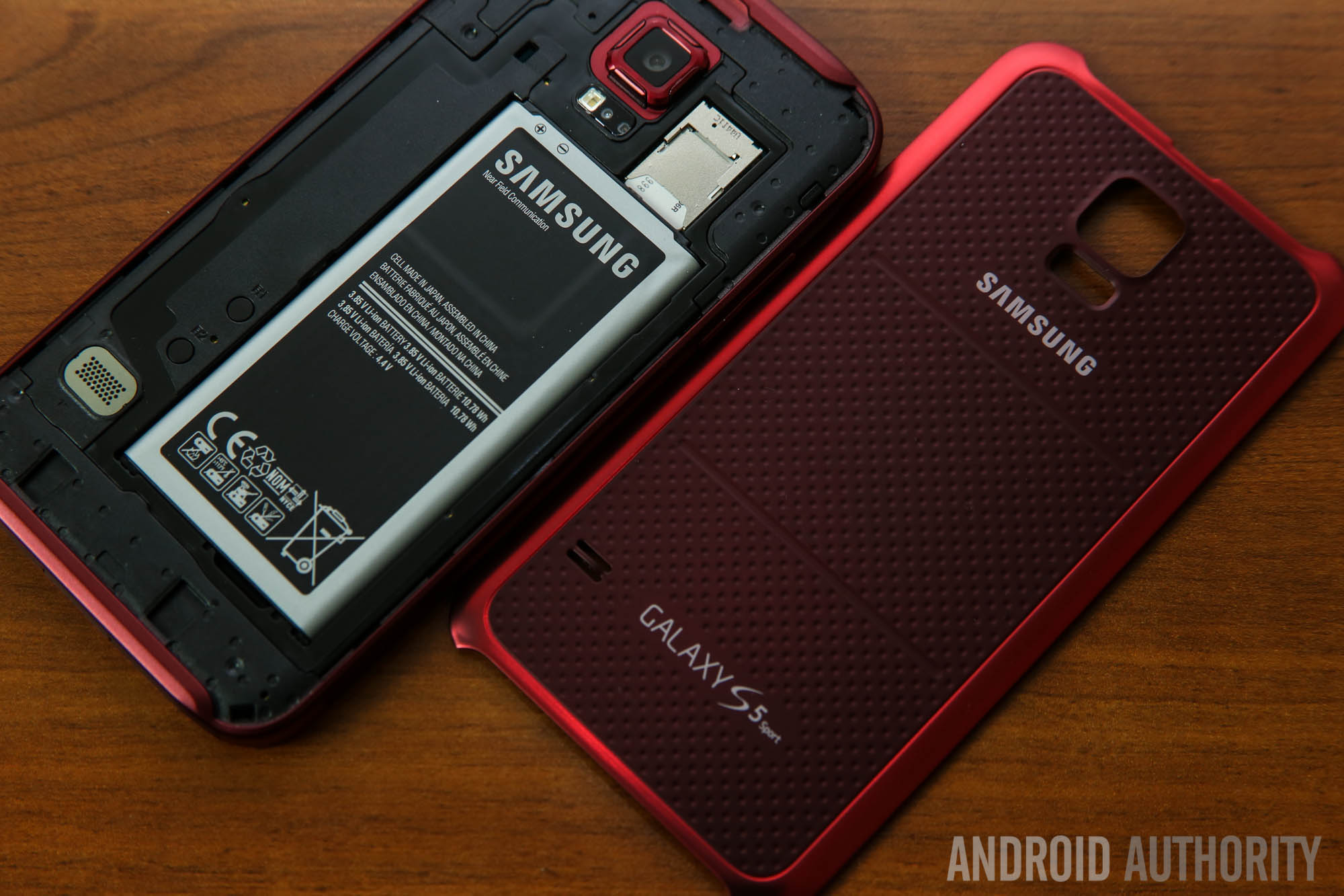 Samsung Galaxy S5 Sport Review Burgundy-4