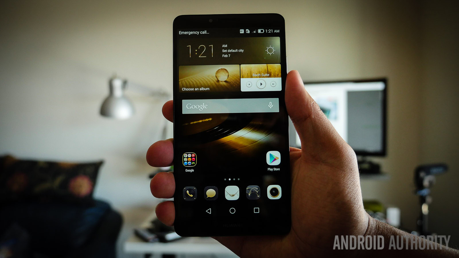 Huawei Ascend Mate 7 review: A huge metal phone with the battery life to  match - CNET