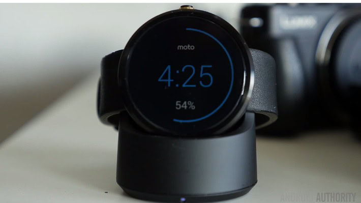 moto 360 on charger review